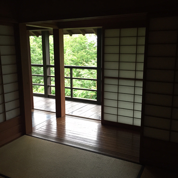 光の館