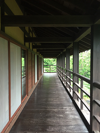 光の館